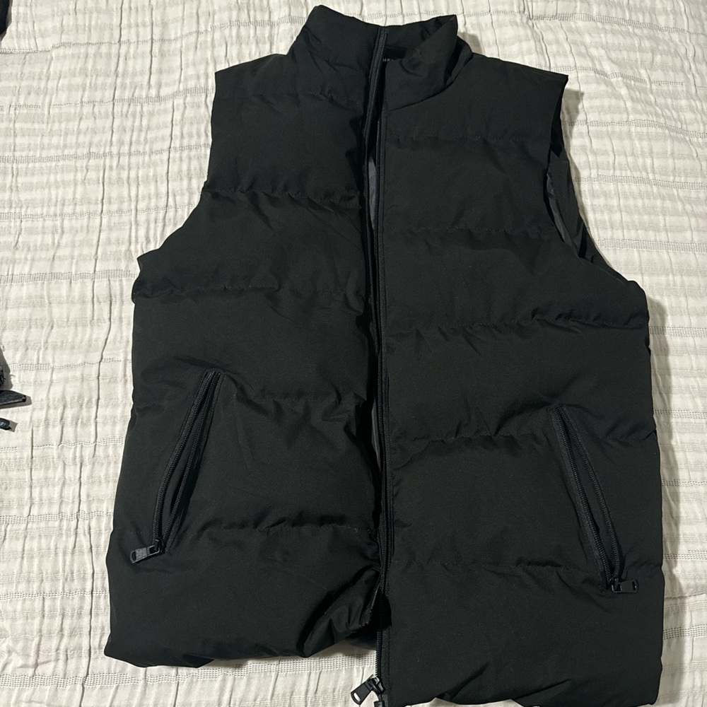 men’s black vest